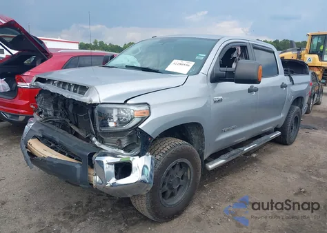 2016 Toyota Tundra Sr5 5.7L V8 z USA, uszkodzony, nr VIN 5TFDW5F13GX522409